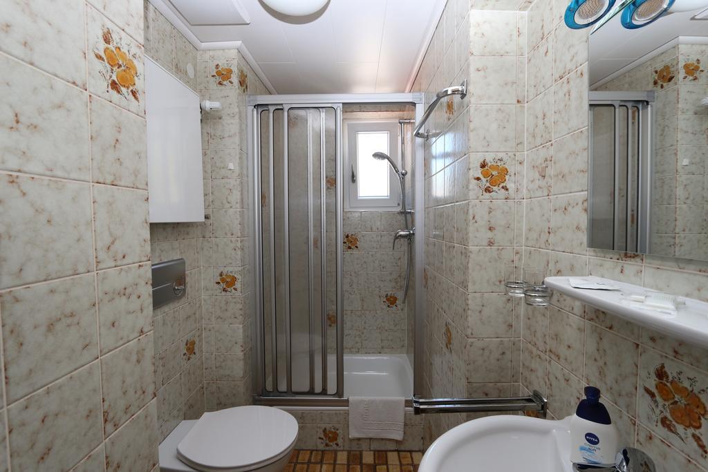 Gaestehaus Am Roemerbad Целль-ан-дер-Мозель Экстерьер фото